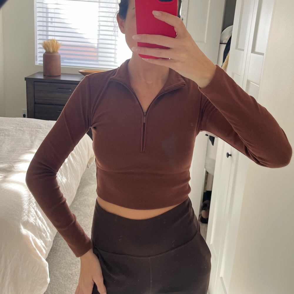 Aritzia Sunday Best Rust Cropped 1/2 Zip Top